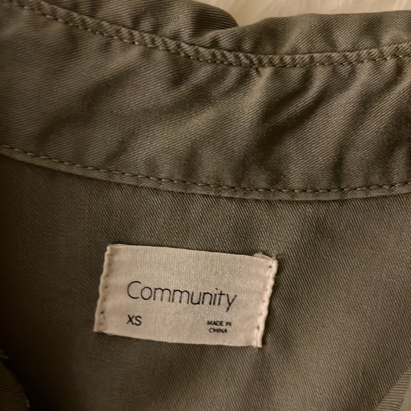 Cute army green community shirt - Picture 4 of 5
